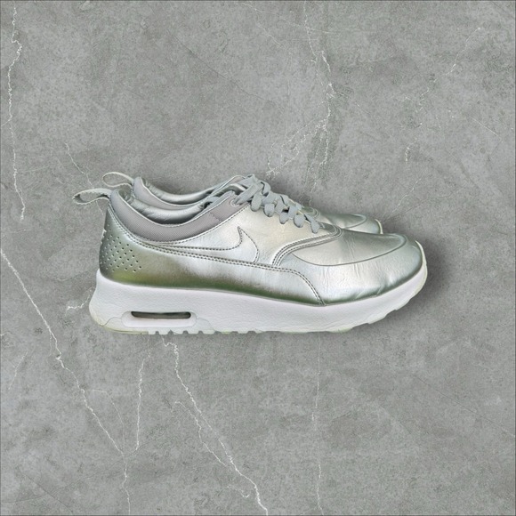 Nike Air Max Thea Silver White Liquid Fly Knit 819640-001 Size‎ 9 - - Picture 1 of 8